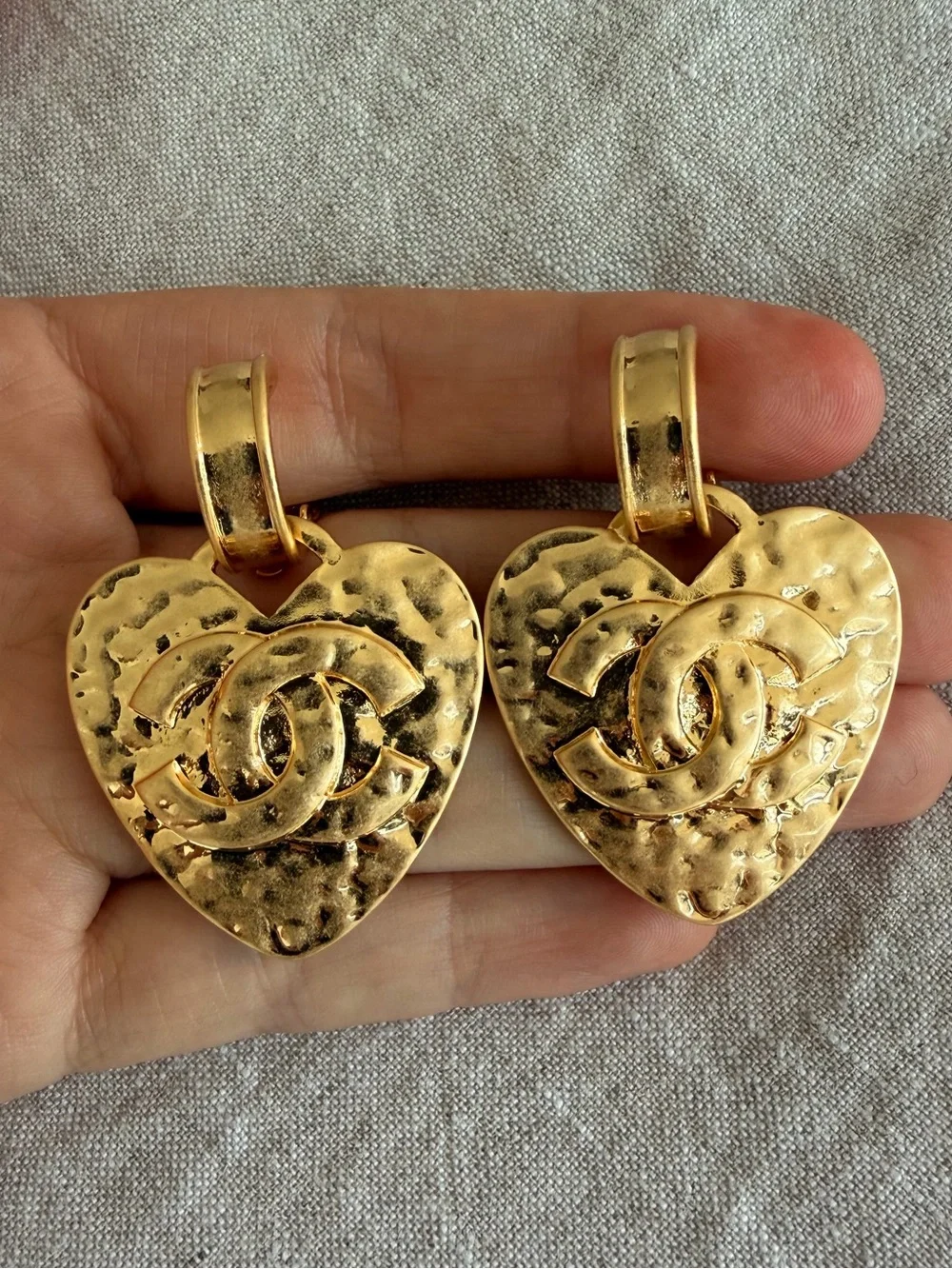 💛CHANEL Gold Heart Drop Earrings with CC Logo💛